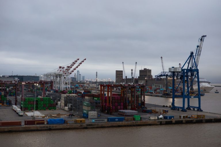 Understanding Shipping Options: Air, Sea, and Express from Taobao
